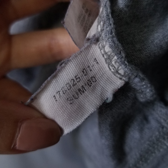 🩵 VTG GAP gray long sleeve shirt - Picture 5 of 5